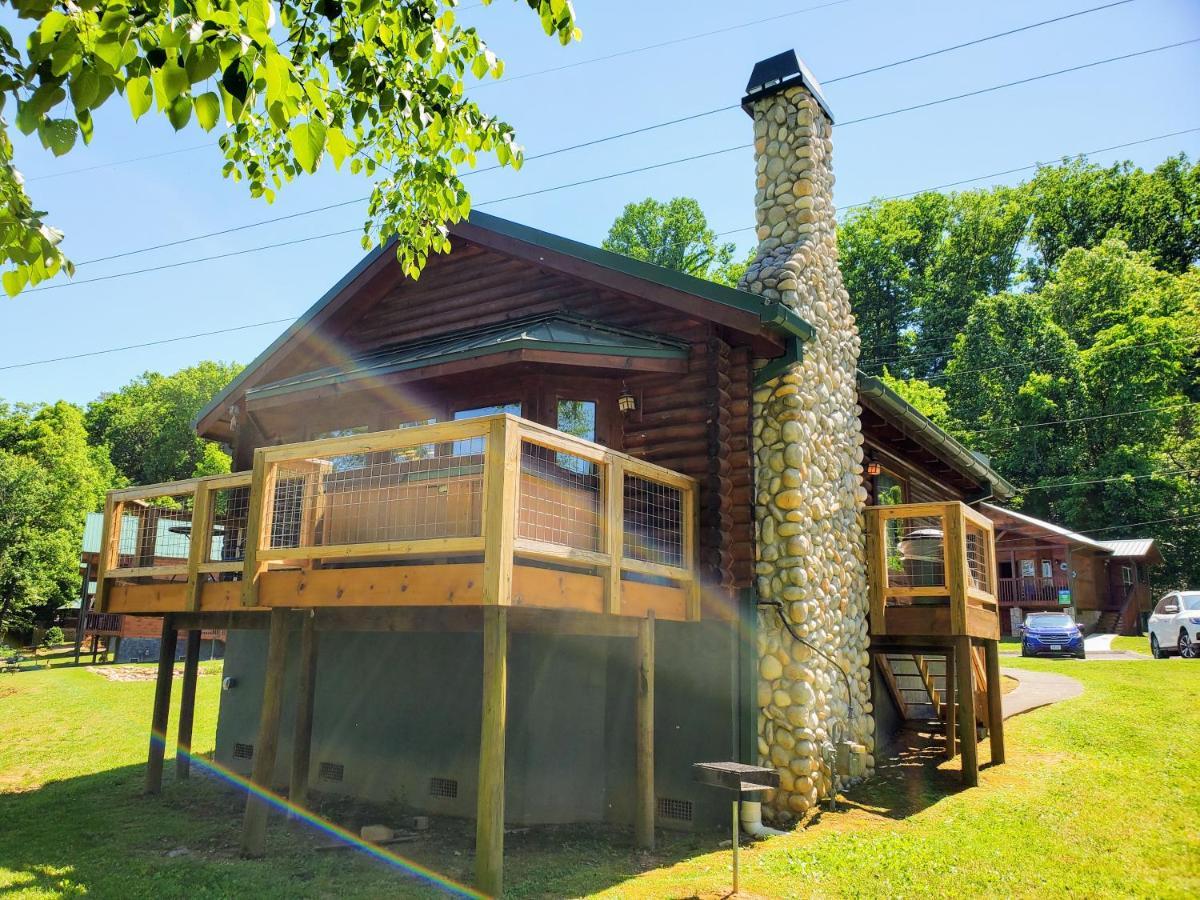 Skinny Dippin'-River Front- Free Tickets-Dog Friendly-Sleeps 6 Піджен-Фордж Екстер'єр фото
