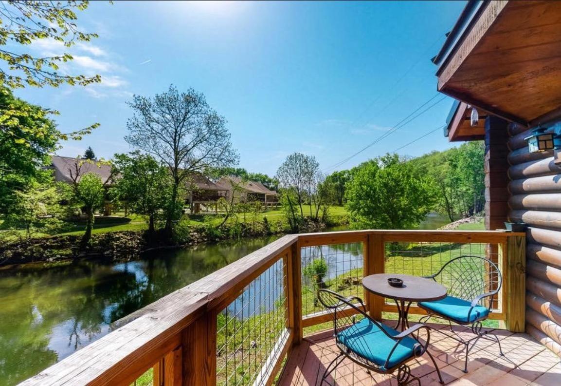 Skinny Dippin'-River Front- Free Tickets-Dog Friendly-Sleeps 6 Піджен-Фордж Екстер'єр фото